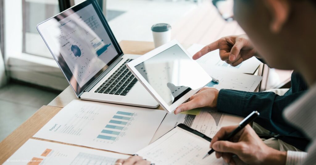 3 Narratives to Drive Success in 2021 and Beyond businessmen analyzing business reports and planning
